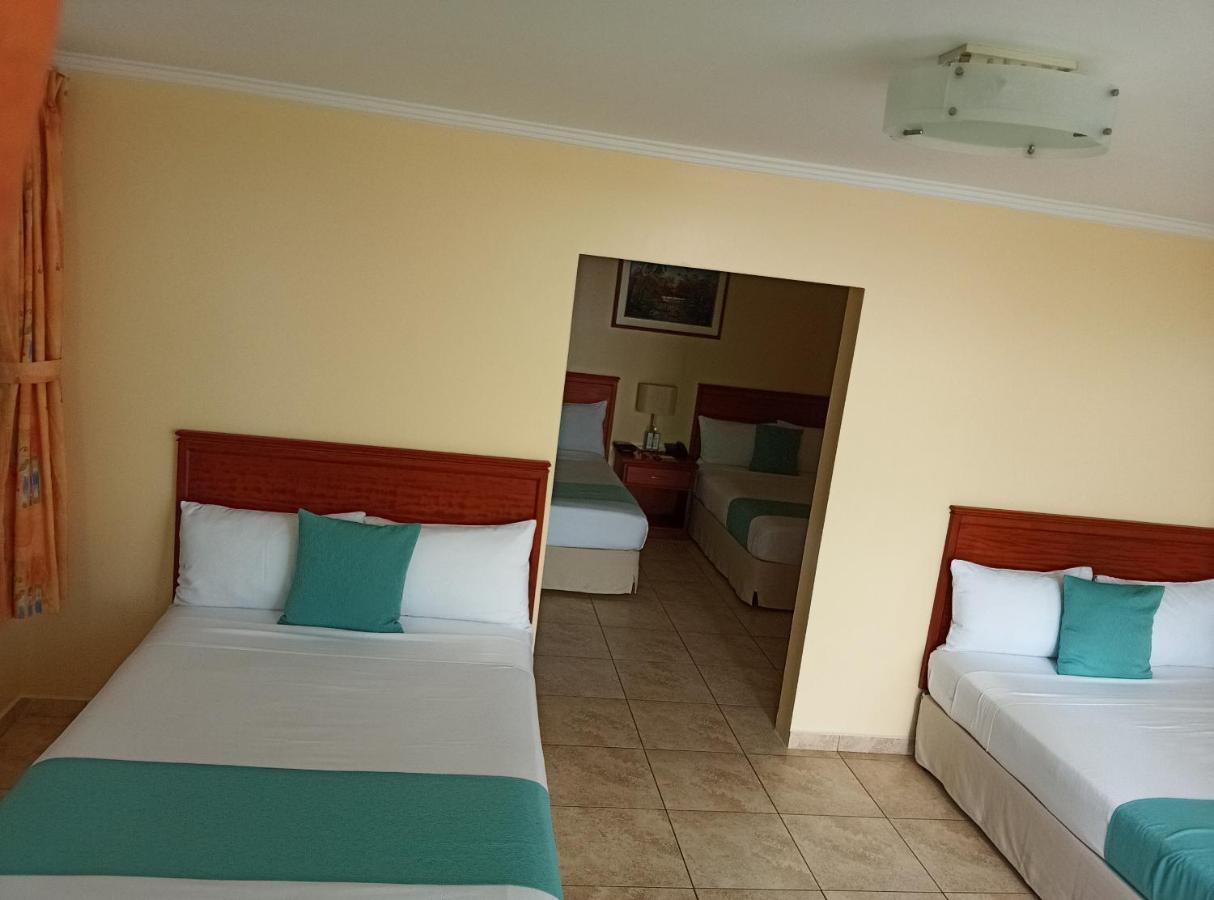 Hotel El Marques Atacames Kültér fotó